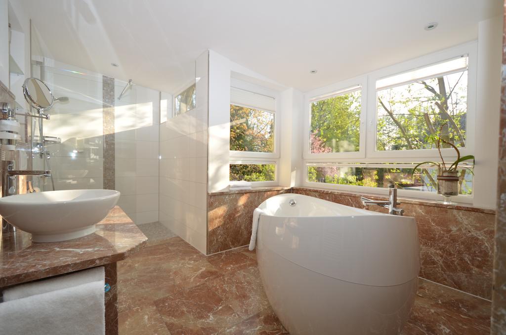 Boutique Hotel Friesinger クレスブロン・アム・ボーデンゼー 部屋 写真